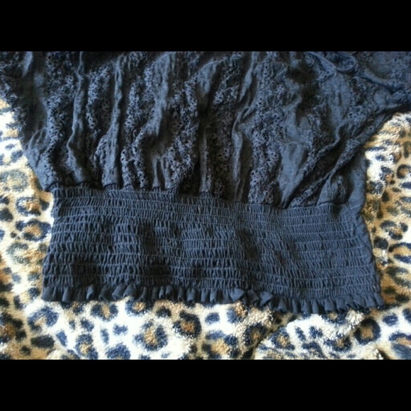 Black open shoulder top - Picture 3 of 4