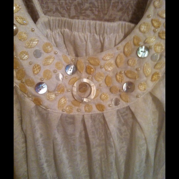 Perfect Summer dress with detailed beading - Picture 2 of 3