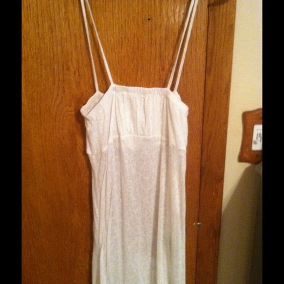 Perfect Summer dress with detailed beading - Picture 3 of 3