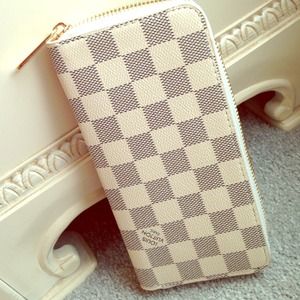 LV wallet