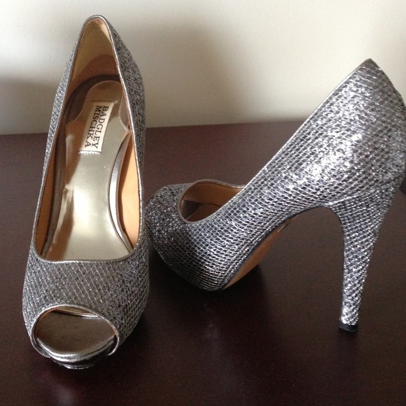 Badgley mischka smoked  glitter humbie pumps