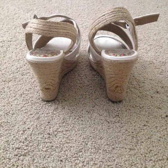 Degree wedges - Picture 2 of 3