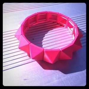 NWOT Rue 21 pink spike bracelet