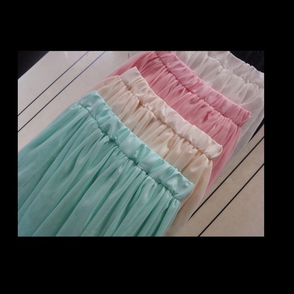 Pink Tulle Skirt💗💗PM EDITOR SHARE! 💗💗 - Picture 2 of 2