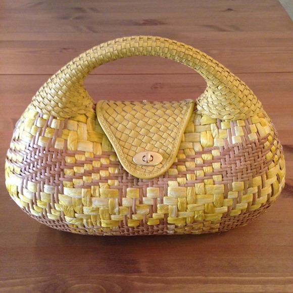 Yul Taylor Handbags - Yul Taylor Bonaire Bag & Earrings