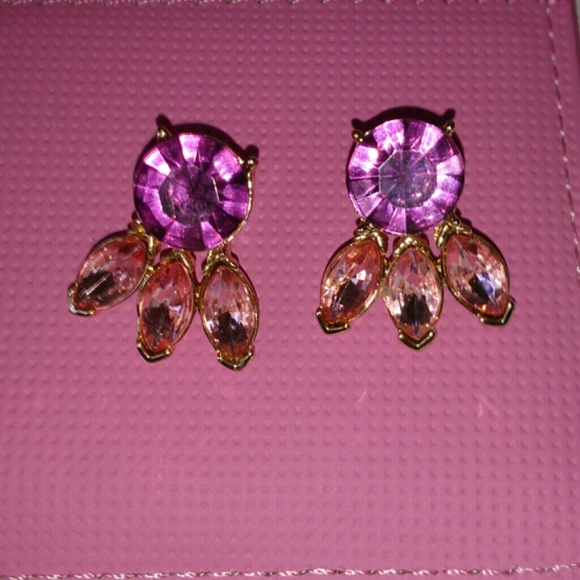Earings - Picture 1 of 1