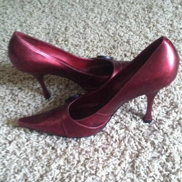 Heels - Picture 2 of 4