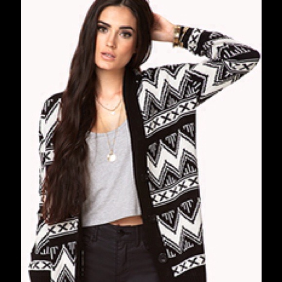 NEW Forever21 Black and White Sweater Cardigan