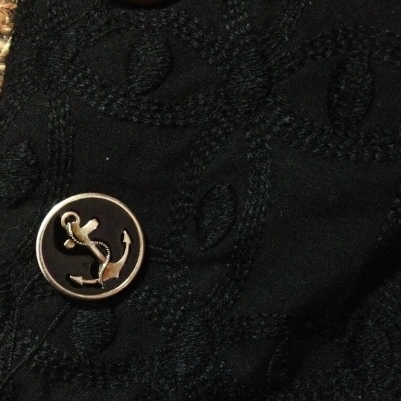 Black top - Picture 2 of 3