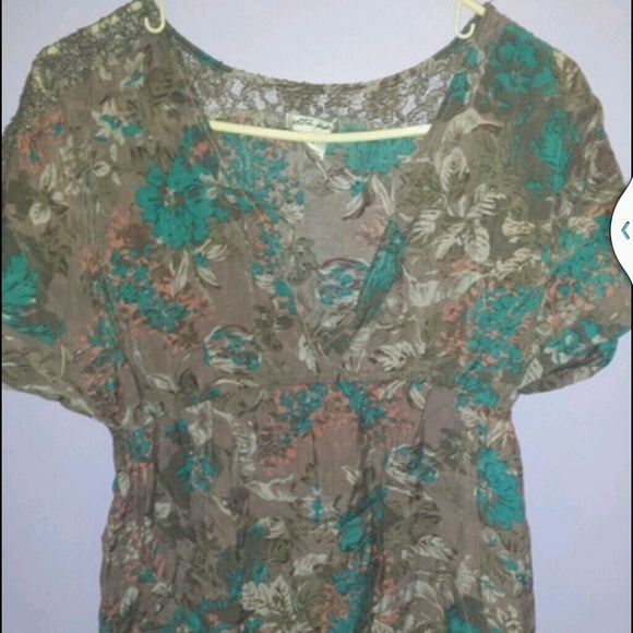 Floral top - Picture 1 of 4