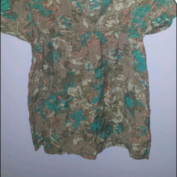 Floral top - Picture 2 of 4