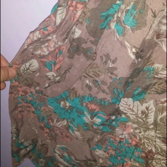 Floral top - Picture 3 of 4