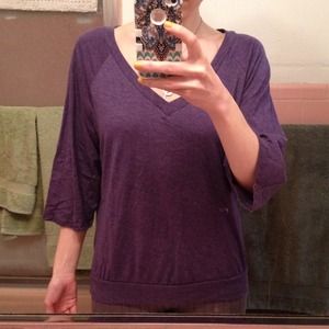 Like new 3/4 sleeve purple v neck top
