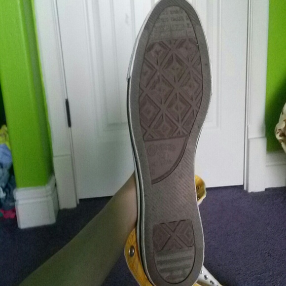 Yellow Converse - Picture 2 of 3