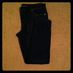 Hi-rise skinny jeans.