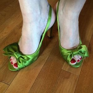 SOLD Lovely pair of springtime green satin sandals