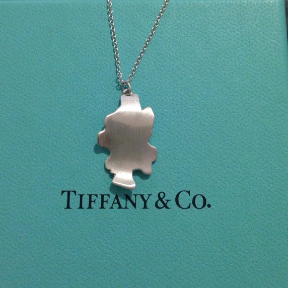 Tiffany & Co. Jewelry - Authentic Tiffany & Co Gehry Leaves Pendant