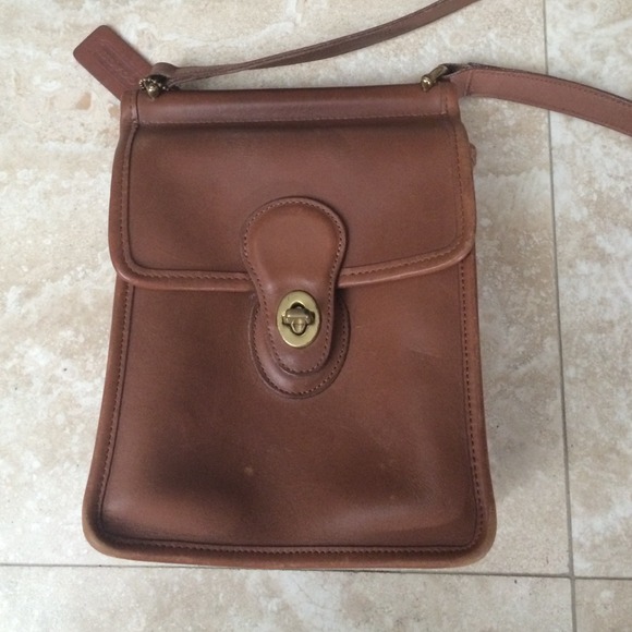 Vintage COACH leather shoulder purse