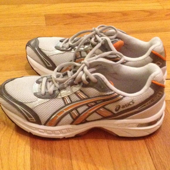 Asic Shoes - Running shoes