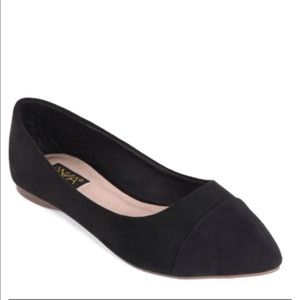 🔴SOLD🔴black suede pointy flats
