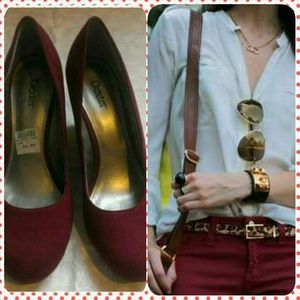 Burgundy wedges