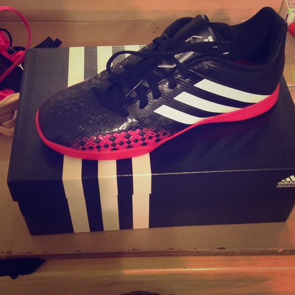 NIB Adidas Indoor soccer shoes.
