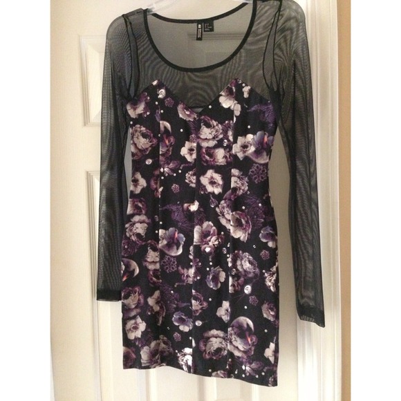 🚫SOLD ON VINTED🚫Skin tight floral dress - Picture 1 of 3