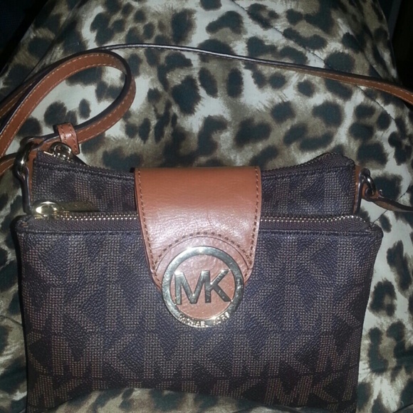 100% Authentic Excellent condition MK Bag