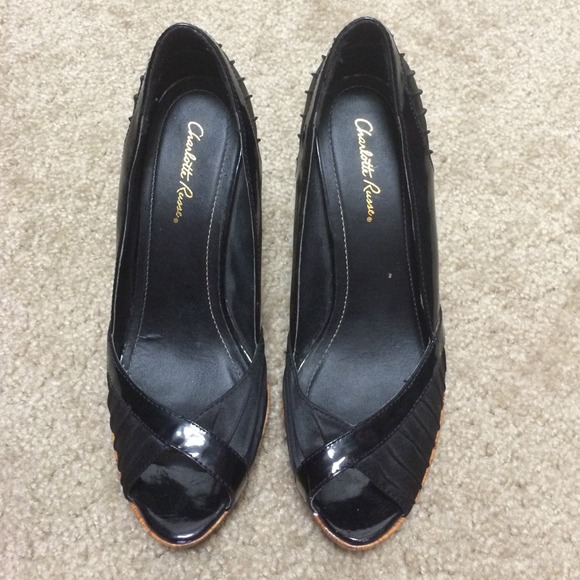 Black pumps - Picture 2 of 4