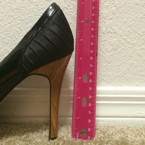 Black pumps - Picture 4 of 4