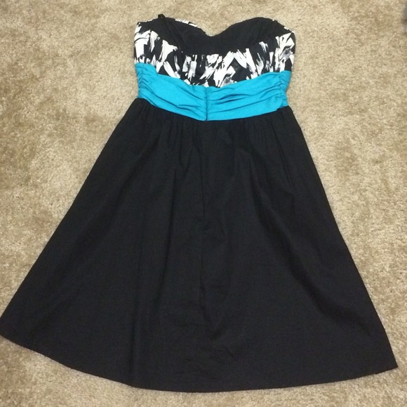 Tube top dress - Picture 2 of 3