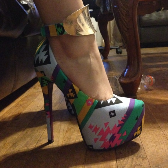 Brand new awesome pumps! - Picture 2 of 2