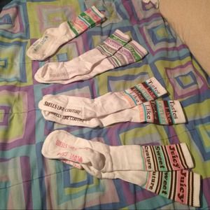 4pairs of Juicy couture socks