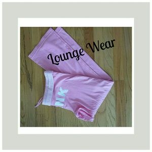 HOLD.  VS PINK Lightweight Comfortable