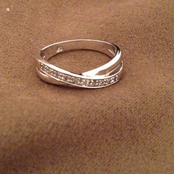 🔸SOLD🔸Size 7 silver Lia Sophia ring - Picture 2 of 2