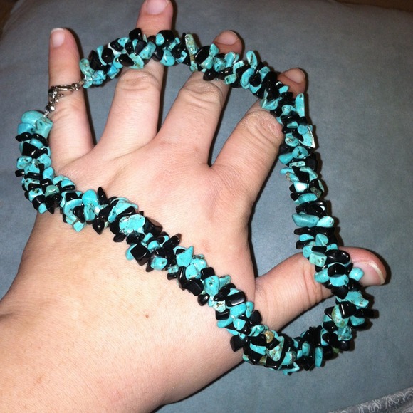 SOLD----CLOSET CLEAROUT Turquoise & Agate Necklace - Picture 2 of 4
