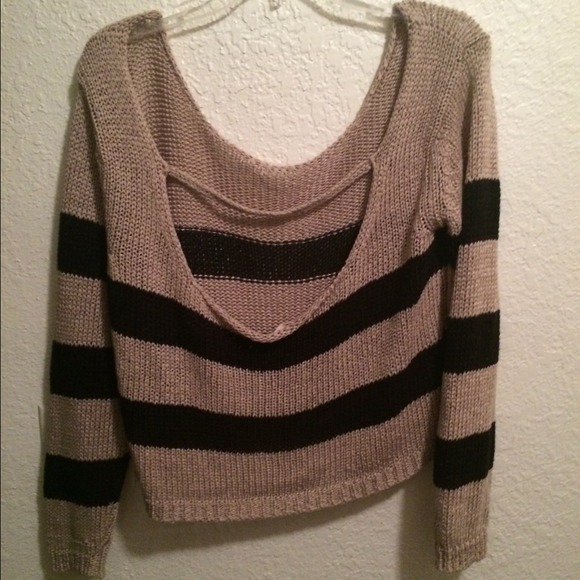 ❌SOLD❌ Brandy Melville Mariam sweater - Picture 2 of 4