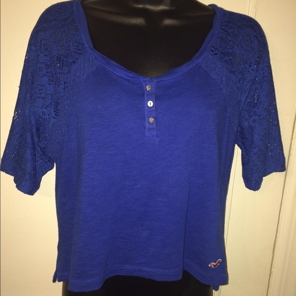 🚫SOLD Hollister blue crocheted  crop top