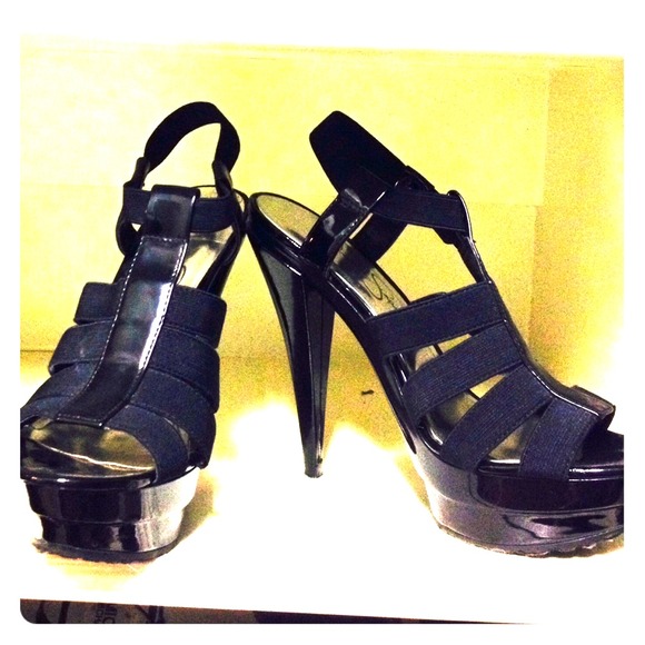 Jessica Simpson strapped heel