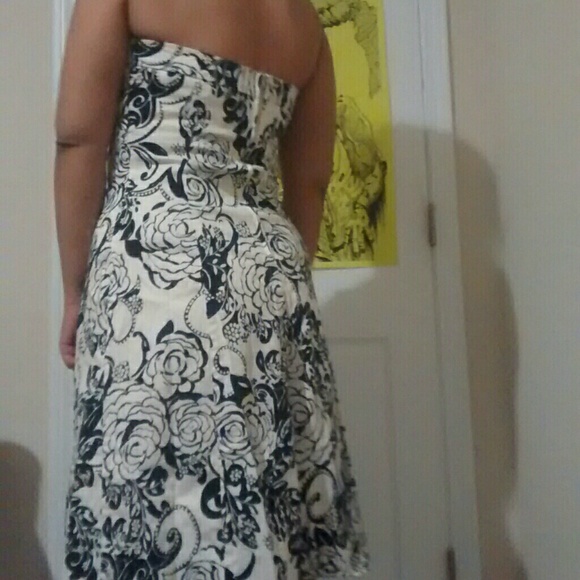Dress - Picture 2 of 2