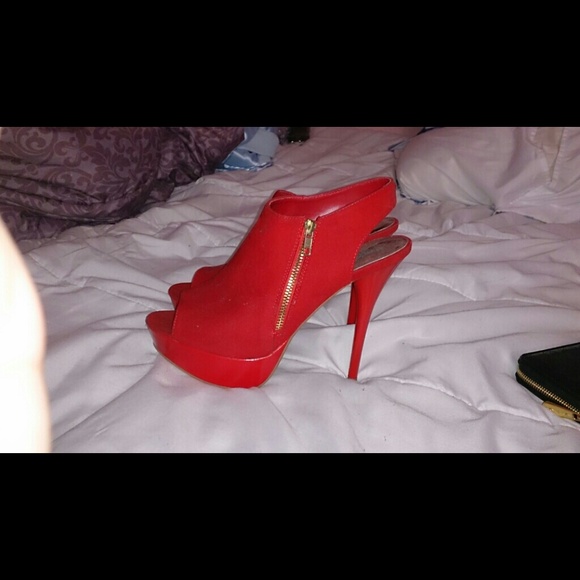 Red shoes 4" heels