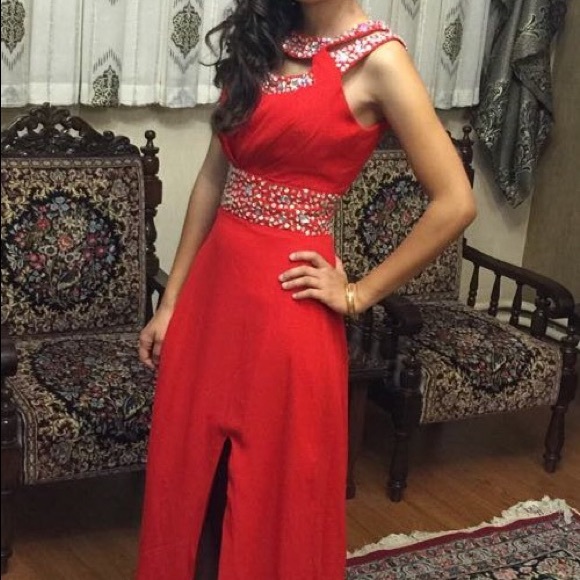 Elegant Red - Picture 4 of 4