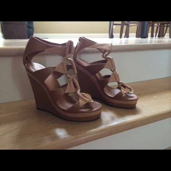 Diane Von Furstenberg Theia platform sandals 8 1/2