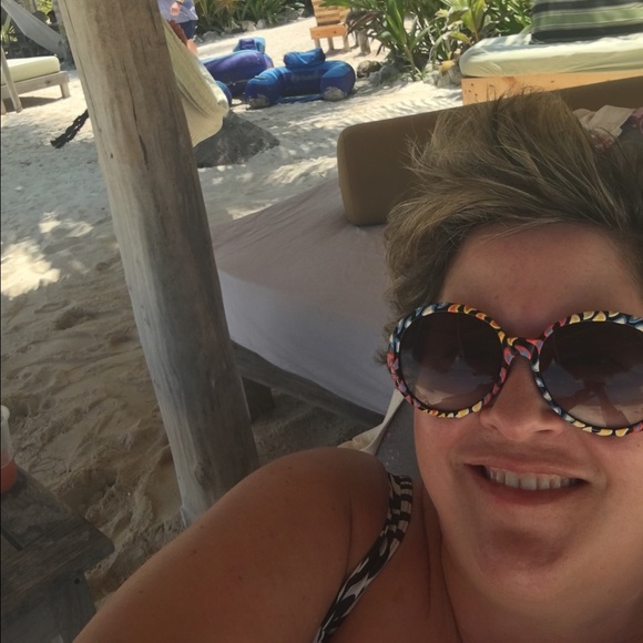 Love This! Curvy Girls Flaunt It! YOLO! - Picture 2 of 8