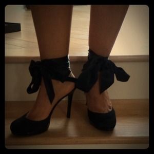 Glamorous black Satin ribbon tie shoe 8 1/2