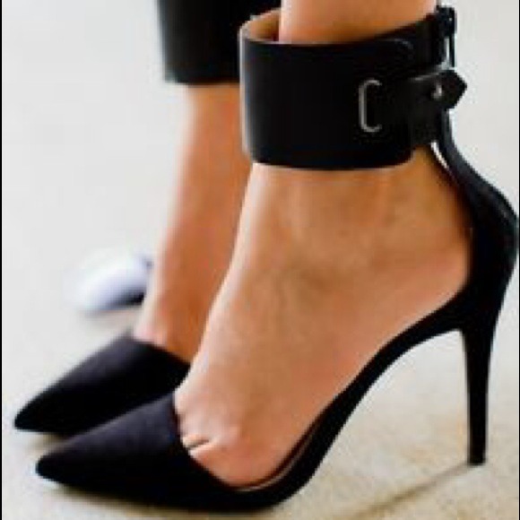 Zara Pointed Heels Sz 36/6 NWOT!!! SOLD OUT