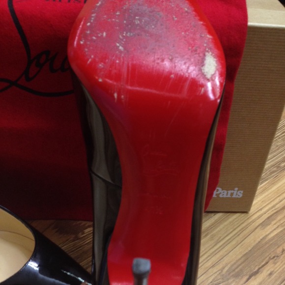 Christian Louboutin - Picture 2 of 2