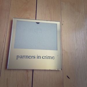 Mirrored picture frame