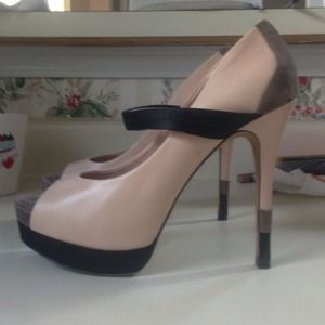 Jessica Simpson Mary Jane heels size 8