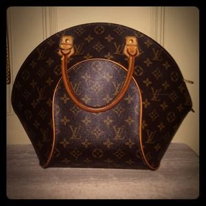 100% authentic Louis Vuitton handbag